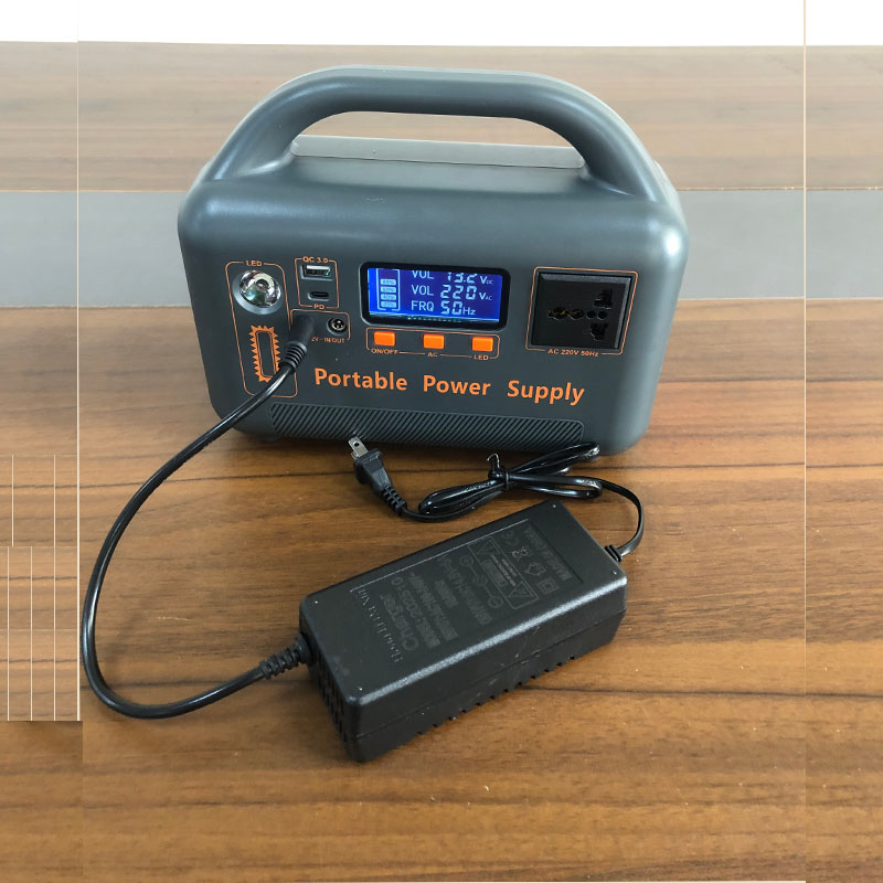 アウトドア用緊急ポータブル電源 400W 220V 192W - Outdoor Camping Fan のレビューと価格
